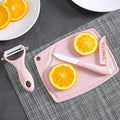 https://cdn.shopify.com/s/files/1/0925/0203/2693/files/3-in-1-Chopping-Board-Knife-Peeler-Set6.jpg?v=1744247075