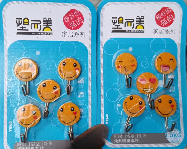https://cdn.shopify.com/s/files/1/0925/0203/2693/files/5_Pcs_Random_prints_Wall_Hanging_Hooks.webp?v=1758020242