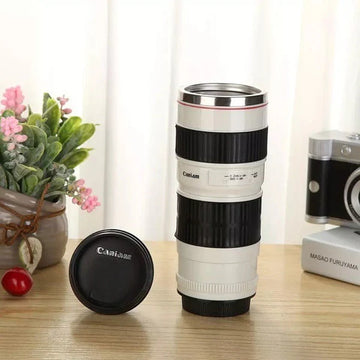 https://cdn.shopify.com/s/files/1/0925/0203/2693/files/Camera_Lens_Coffee_tea_Mug_with_Lid.webp?v=1744371024
