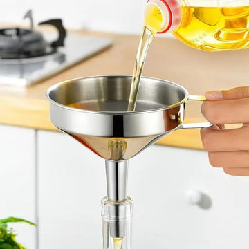 https://cdn.shopify.com/s/files/1/0925/0203/2693/files/HL3320-15cm-Stainless-Steel-Oil-Funnel-With-Filter_All_6223_1.jpg?v=1736054687