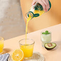 https://cdn.shopify.com/s/files/1/0925/0203/2693/files/MK105-420ml-Portable-Mini-Electric-Juicer_All_5505_1-2.jpg?v=1736058073