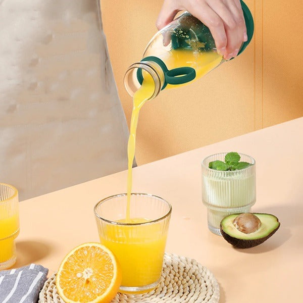 https://cdn.shopify.com/s/files/1/0925/0203/2693/files/MK105-420ml-Portable-Mini-Electric-Juicer_All_5505_1-2.jpg?v=1736058073