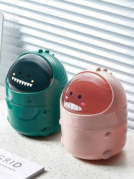 https://cdn.shopify.com/s/files/1/0925/0203/2693/files/WJI560-Multipurpose-Mini-Dinosaur-Shape-Organizer-with-Lid_All_5734_1-1.jpg?v=1736095371