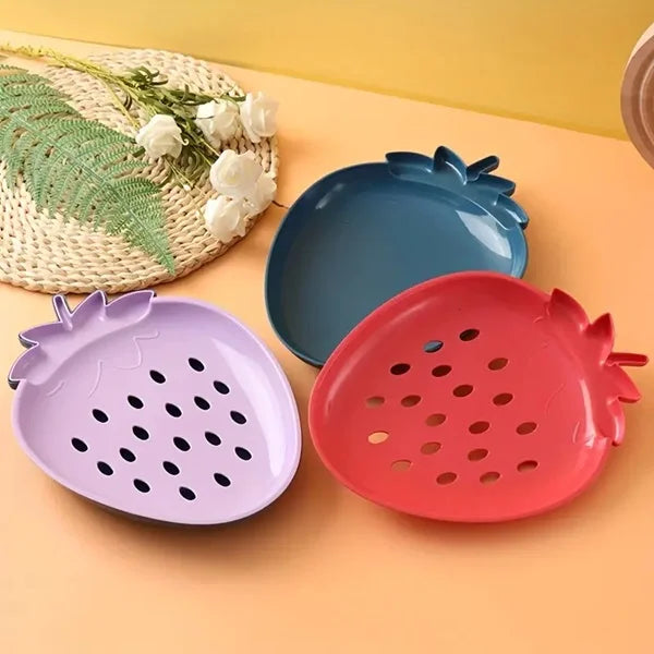 https://cdn.shopify.com/s/files/1/0925/0203/2693/files/WJI593-Strawberry-Shape-Snack-Fruit-Plate_All_5713_1-2.webp?v=1744246571