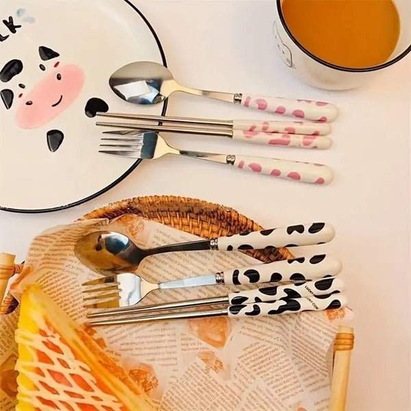https://cdn.shopify.com/s/files/1/0925/0203/2693/files/WJI594-Cow-Print-Tableware-Set_All_5680_1.jpg?v=1744247017