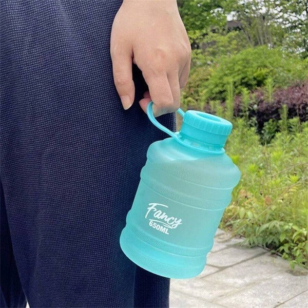 https://cdn.shopify.com/s/files/1/0925/0203/2693/files/WJI692-650ml-Can-Shape-Water-Bottle_All_5860_1-3.jpg?v=1744247032