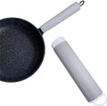 https://cdn.shopify.com/s/files/1/0925/0203/2693/files/WJI736-Multifunctional-Pot-Handle-Insulation-Cover_All_6122_1-2.jpg?v=1744246520
