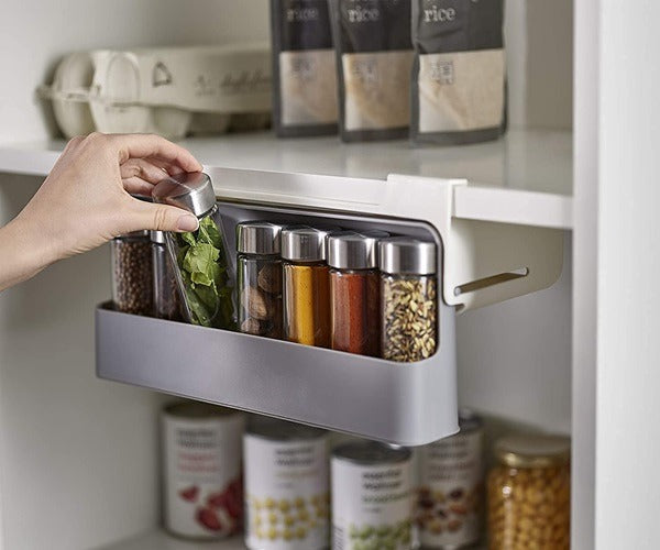https://cdn.shopify.com/s/files/1/0925/0203/2693/files/WJI786-Wall-Mounted-Under-Shelf-With-6pcs-Bottle_All_6332_1.jpg?v=1736084695