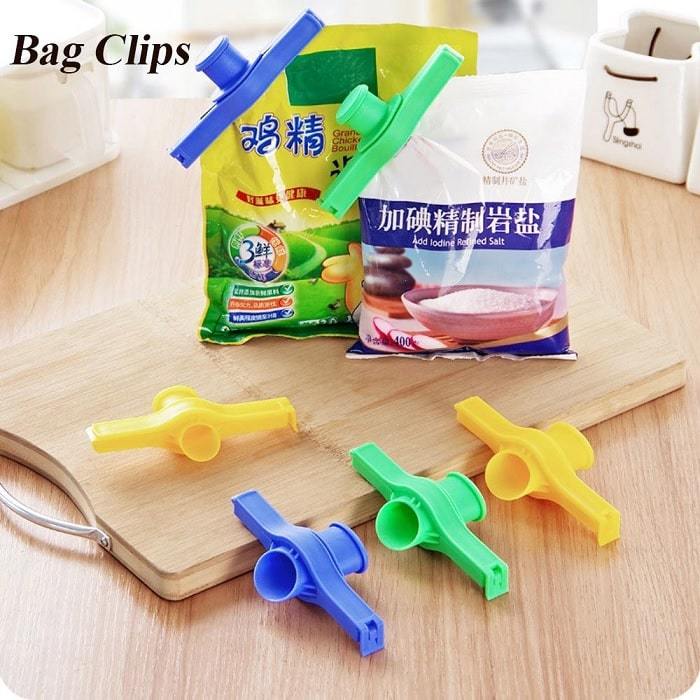 https://cdn.shopify.com/s/files/1/0925/0203/2693/files/WR0385-Food-Bag-Sealing-Clip-Pack-of-2-Pcs_All_2648_1-1.jpg?v=1736066549