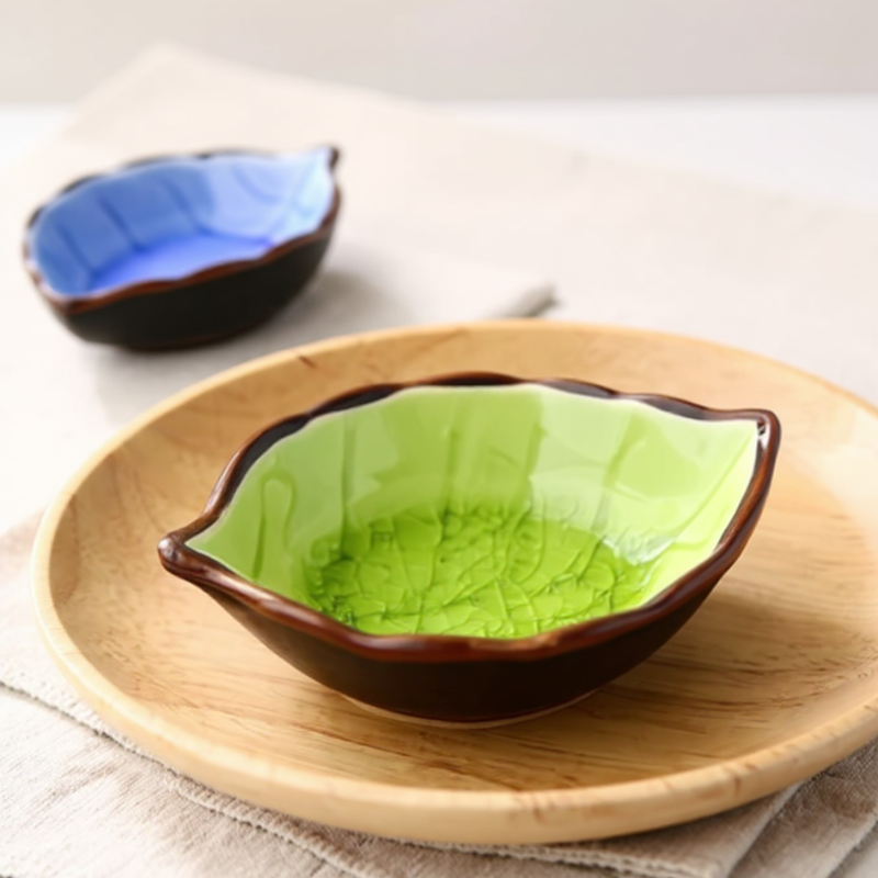 https://cdn.shopify.com/s/files/1/0925/0203/2693/files/greenceramicplate.png?v=1761886507